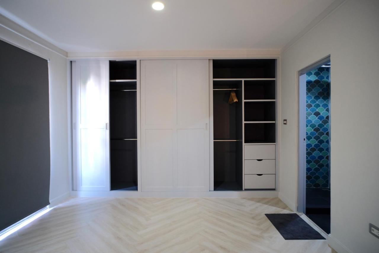 Baan Khun Pra Duplex Rm3 Bangkok Apartment Bagian luar foto