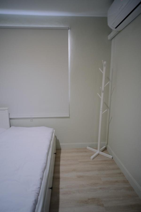 Baan Khun Pra Duplex Rm3 Bangkok Apartment Bagian luar foto