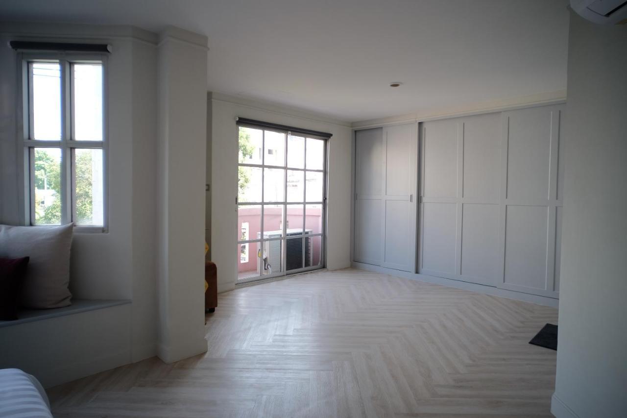 Baan Khun Pra Duplex Rm3 Bangkok Apartment Bagian luar foto